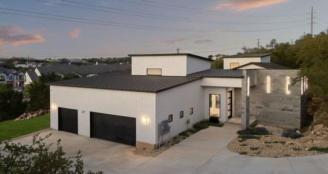 3-bedroom rental at 25424 Fairway Vw in San Antonio, TX — photo 4