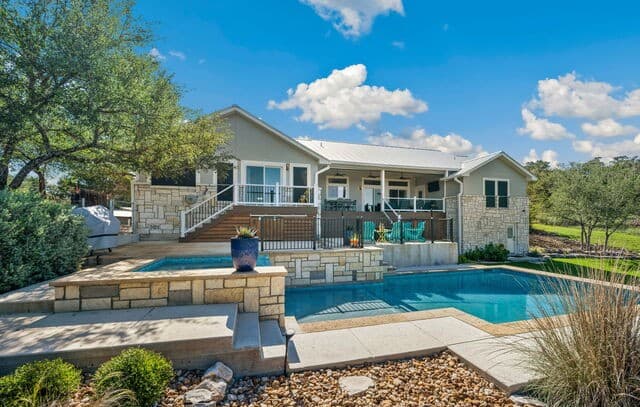 4-bedroom rental at 14343 Santa Loma in Helotes, TX — photo 2