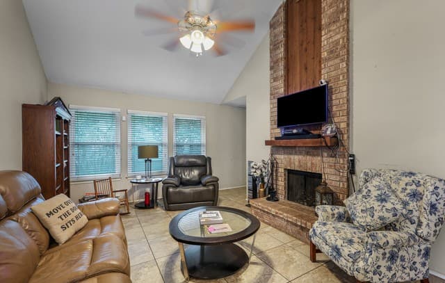 2-bedroom rental at 3311 Stoney Star in San Antonio, TX — photo 5