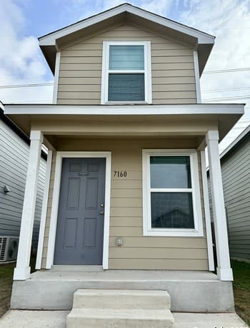 2-bedroom rental at 7160 Elm Cv in San Antonio, TX — photo 1