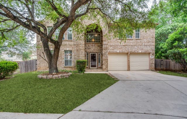 5-bedroom rental at 1643 Bold Cypress in Schertz, TX — photo 2