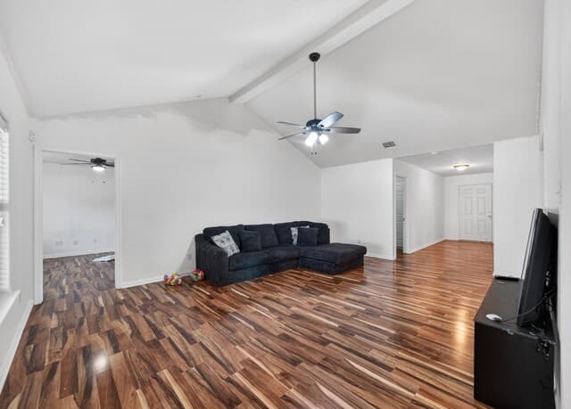 4-bedroom rental at 3423 Foster Meadows in San Antonio, TX — photo 5