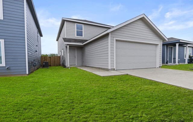 4-bedroom rental at 12907 Kathleen St in St Hedwig, TX — photo 1