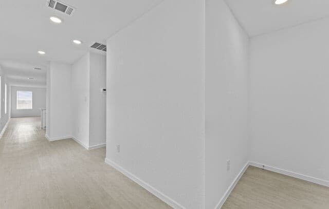 3-bedroom rental at 12719 Kathleen St in St Hedwig, TX — photo 3