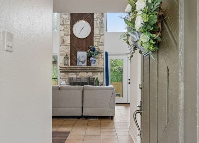 3-bedroom rental at 2314 Encino Hollow in San Antonio, TX — photo 1