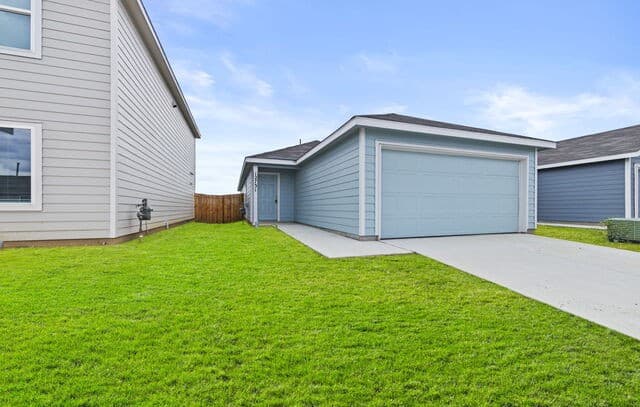 3-bedroom rental at 12731 Kathleen St in St Hedwig, TX — photo 1