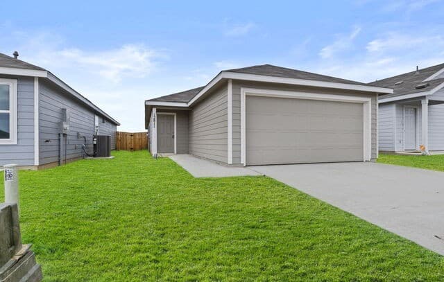 4-bedroom rental at 12811 Kathleen St in St Hedwig, TX — photo 1