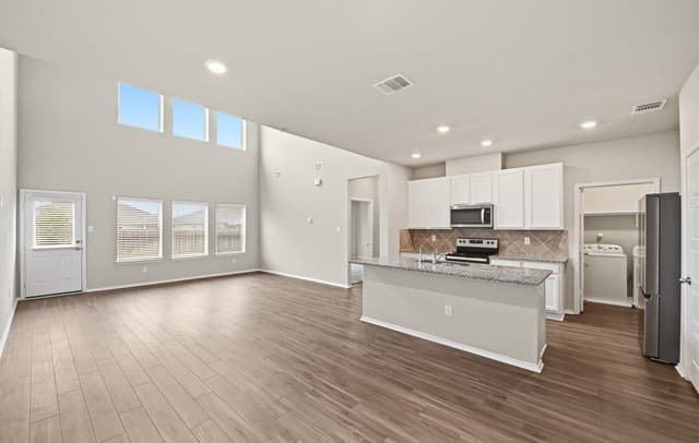 4-bedroom rental at 7731 Coffee Ml in San Antonio, TX — photo 3