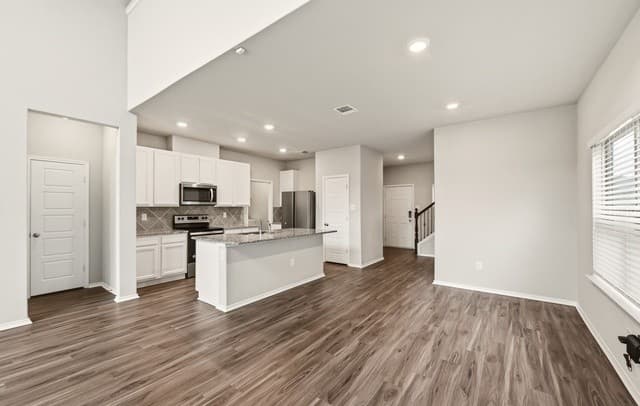 4-bedroom rental at 7731 Coffee Ml in San Antonio, TX — photo 4