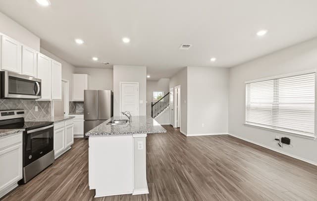 4-bedroom rental at 7731 Coffee Ml in San Antonio, TX — photo 5