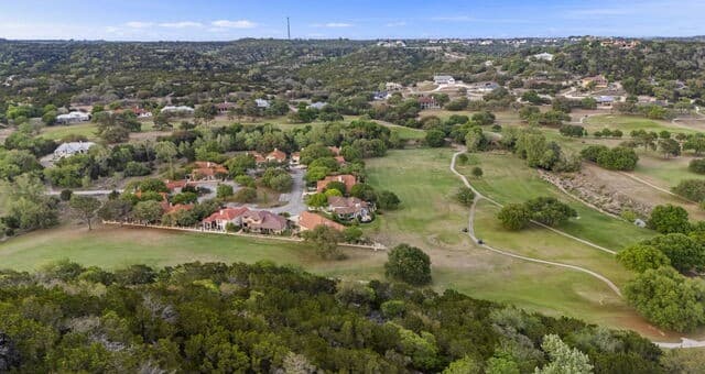 rental at 4 & 5 Tapatio Dr W in Boerne, TX — photo 2