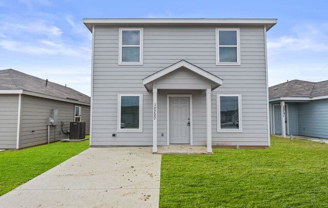 4-bedroom rental at 12727 Kathleen St in St Hedwig, TX — photo 1