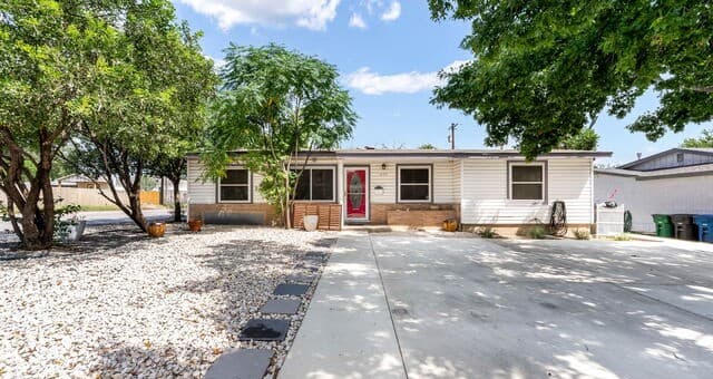 3-bedroom rental at 359 Pilgrim Dr in San Antonio, TX — photo 1