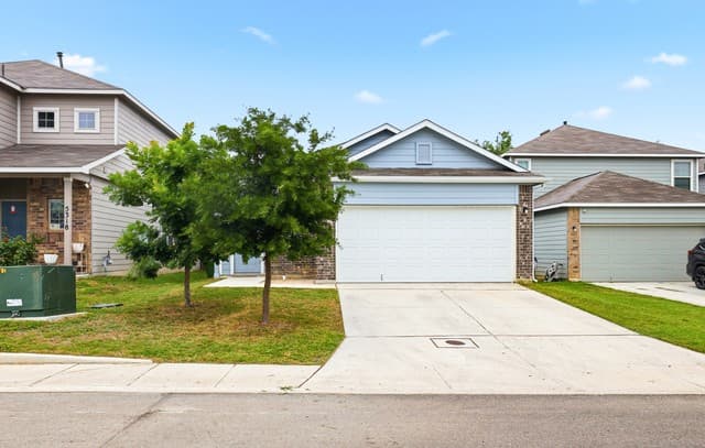 3-bedroom rental at 5314 Riley Way in St Hedwig, TX — photo 3
