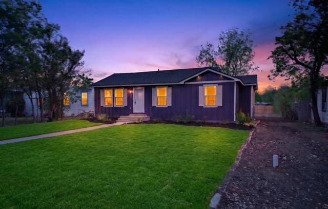 3-bedroom rental at 2737 W Craig Pl in San Antonio, TX — photo 3