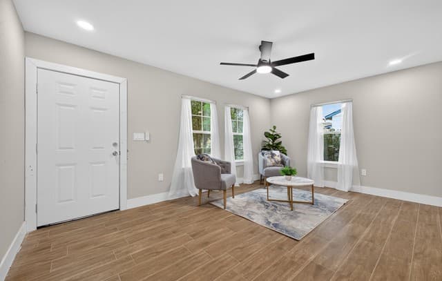 3-bedroom rental at 2737 W Craig Pl in San Antonio, TX — photo 5