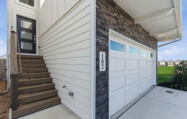 3-bedroom rental at 6464 Babcock Road Unit UNIT 902 in San Antonio, TX — photo 2