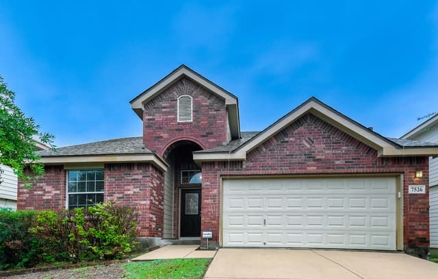 3-bedroom rental at 7526 Elegante in San Antonio, TX — photo 2