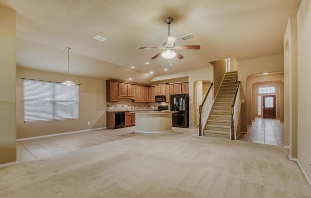 3-bedroom rental at 7526 Elegante in San Antonio, TX — photo 5