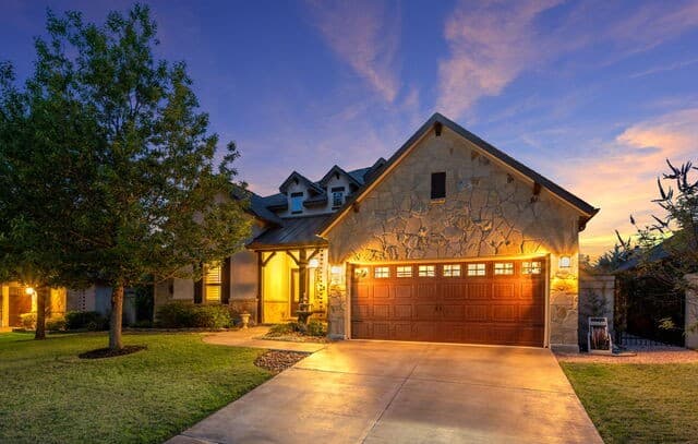4-bedroom rental at 193 Autumn Rdg in Boerne, TX — photo 5