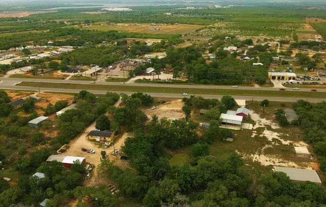 rental at 12488 S Us Highway 181 in San Antonio, TX — photo 1