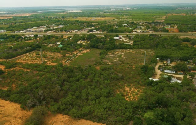 rental at 12488 S Us Highway 181 in San Antonio, TX — photo 2