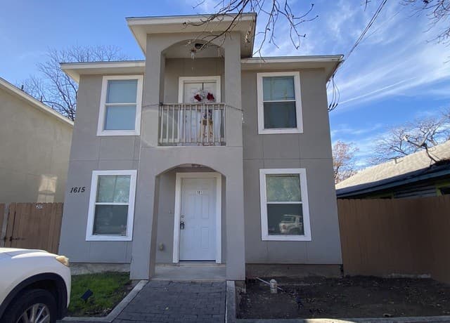 rental at 1615 N Navidad St in San Antonio, TX — photo 1