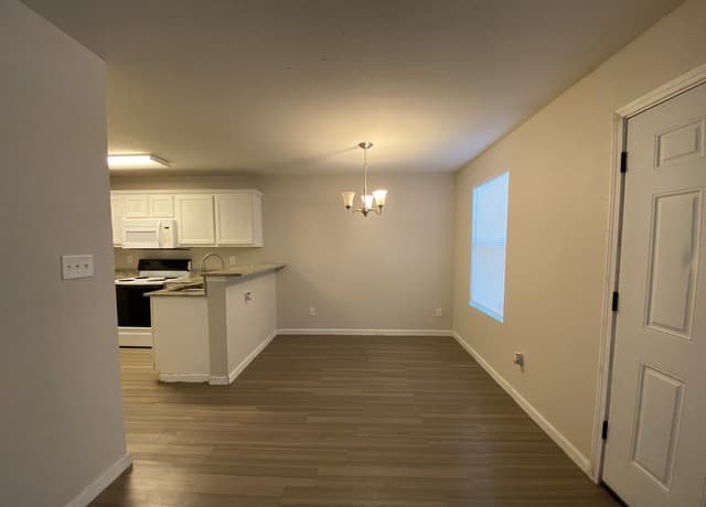 rental at 1615 N Navidad St in San Antonio, TX — photo 2