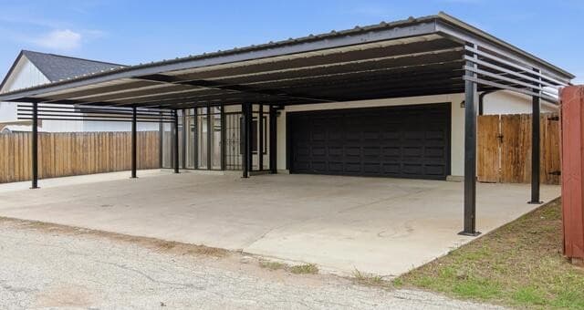3-bedroom rental at 728 Crestview in Floresville, TX — photo 3