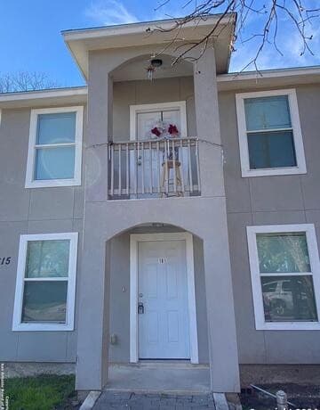 rental at 1627 N Navidad St in San Antonio, TX — photo 2