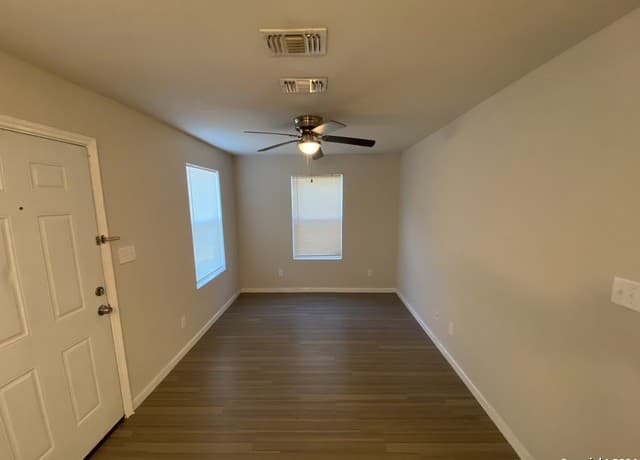 rental at 1627 N Navidad St in San Antonio, TX — photo 5