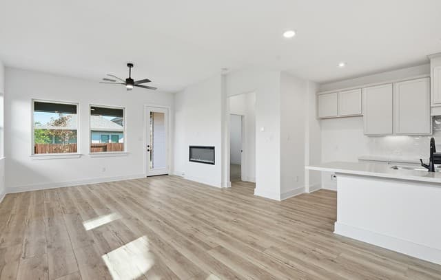 4-bedroom rental at 12427 Aurora Basin in San Antonio, TX — photo 5