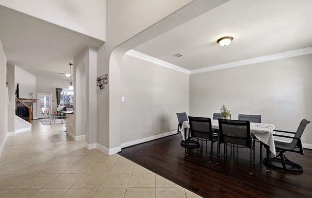 4-bedroom rental at 39 Bighorn Canyon in San Antonio, TX — photo 3