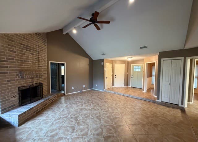 3-bedroom rental at 8918 Silent Cross in San Antonio, TX — photo 4