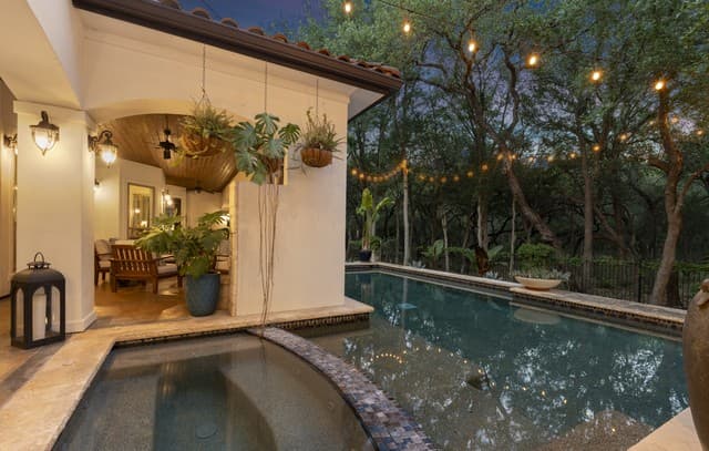 5-bedroom rental at 3002 Elm Creek Pl in San Antonio, TX — photo 3