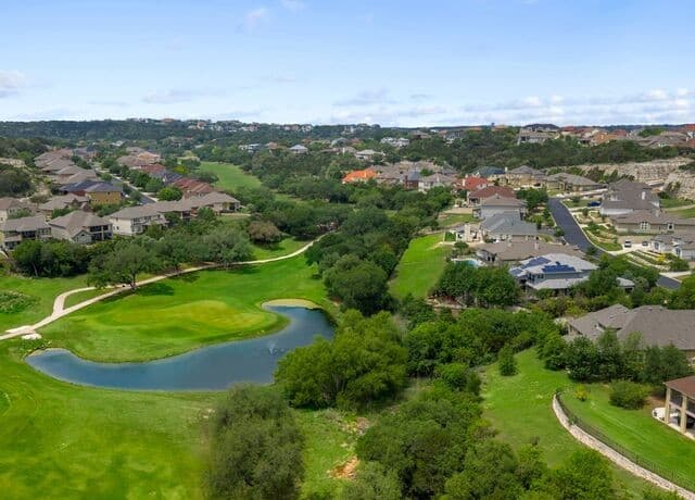 4-bedroom rental at 18003 Resort View in San Antonio, TX — photo 4