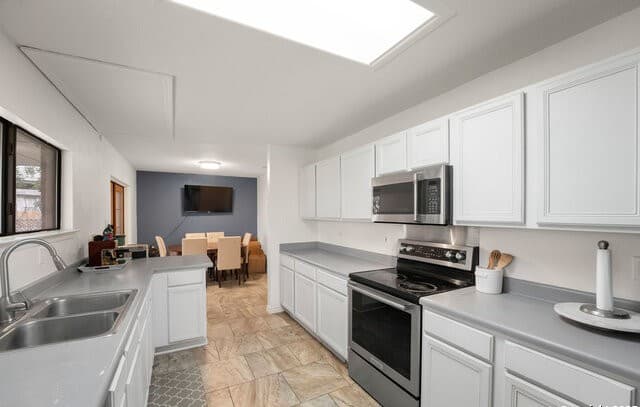 4-bedroom rental at 4983 Watering Trail Dr in San Antonio, TX — photo 1