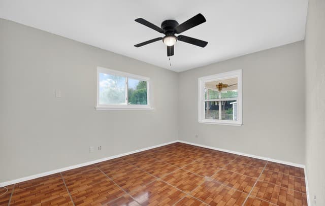 4-bedroom rental at 166 Fair Vly in San Antonio, TX — photo 4