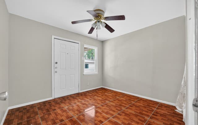 4-bedroom rental at 166 Fair Vly in San Antonio, TX — photo 5
