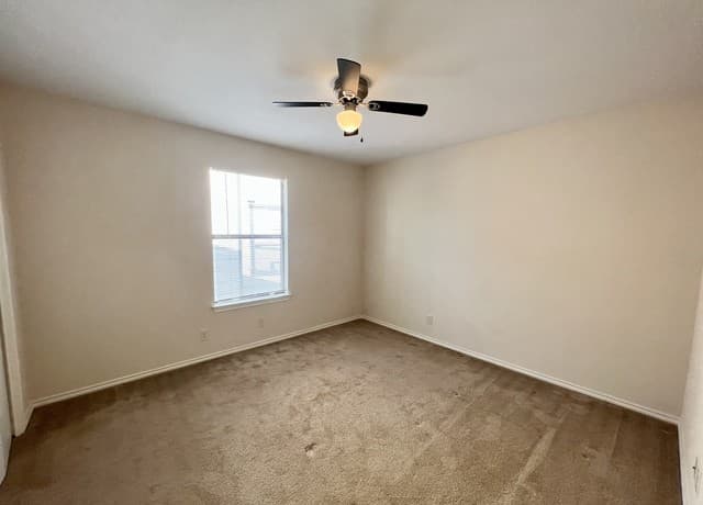 2-bedroom rental at 810 Station St Unit 3 in Converse, TX — photo 4