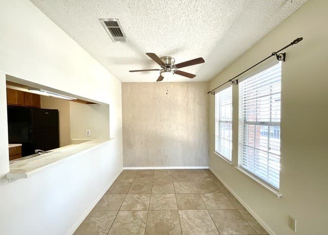 2-bedroom rental at 14343 Judson Rd Unit 407 in San Antonio, TX — photo 5