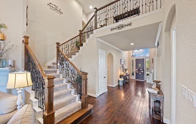 5-bedroom rental at 17011 Turin Ridge in San Antonio, TX — photo 5