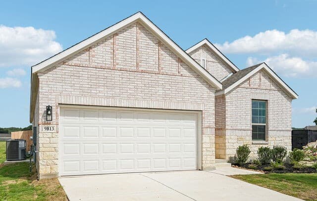 3-bedroom rental at 9813 Jetty Mills in San Antonio, TX — photo 2