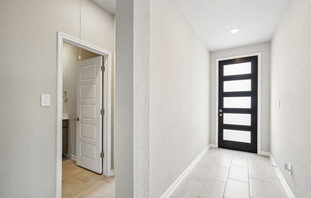 3-bedroom rental at 9813 Jetty Mills in San Antonio, TX — photo 4