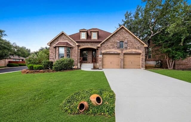 4-bedroom rental at 2510 Verona Park in San Antonio, TX — photo 2
