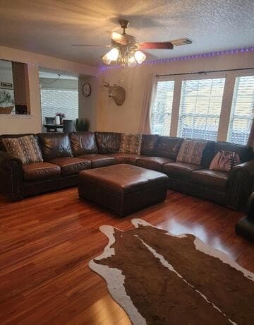 3-bedroom rental at 10210 Tiger Bay in San Antonio, TX — photo 3