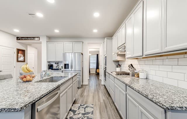 4-bedroom rental at 2211 Castello Way in San Antonio, TX — photo 4