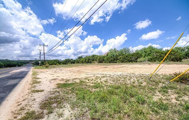rental at 27301 Timberline Dr in San Antonio, TX — photo 2