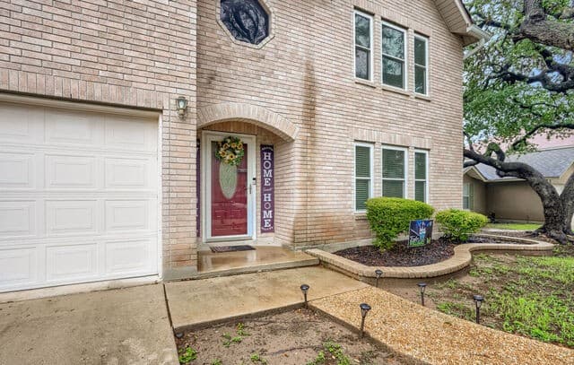 4-bedroom rental at 6914 Barkley Trl in San Antonio, TX — photo 3