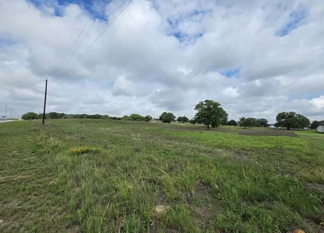 rental at 1866 County Road 319 in La Vernia, TX — photo 5